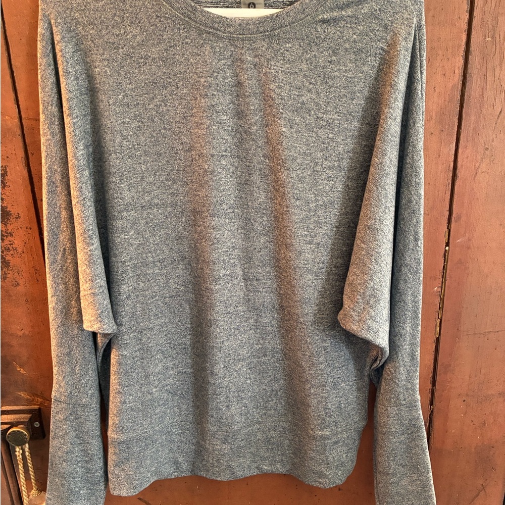 Mono B Heather Gray Knit Top